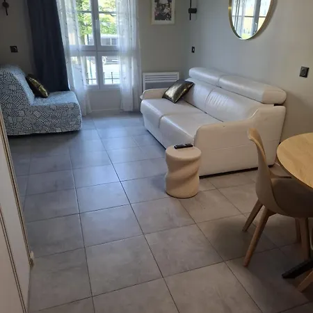 Cocoon, Pool, 5 Minutes From Disneyland Val D'europe, Paris Apartment